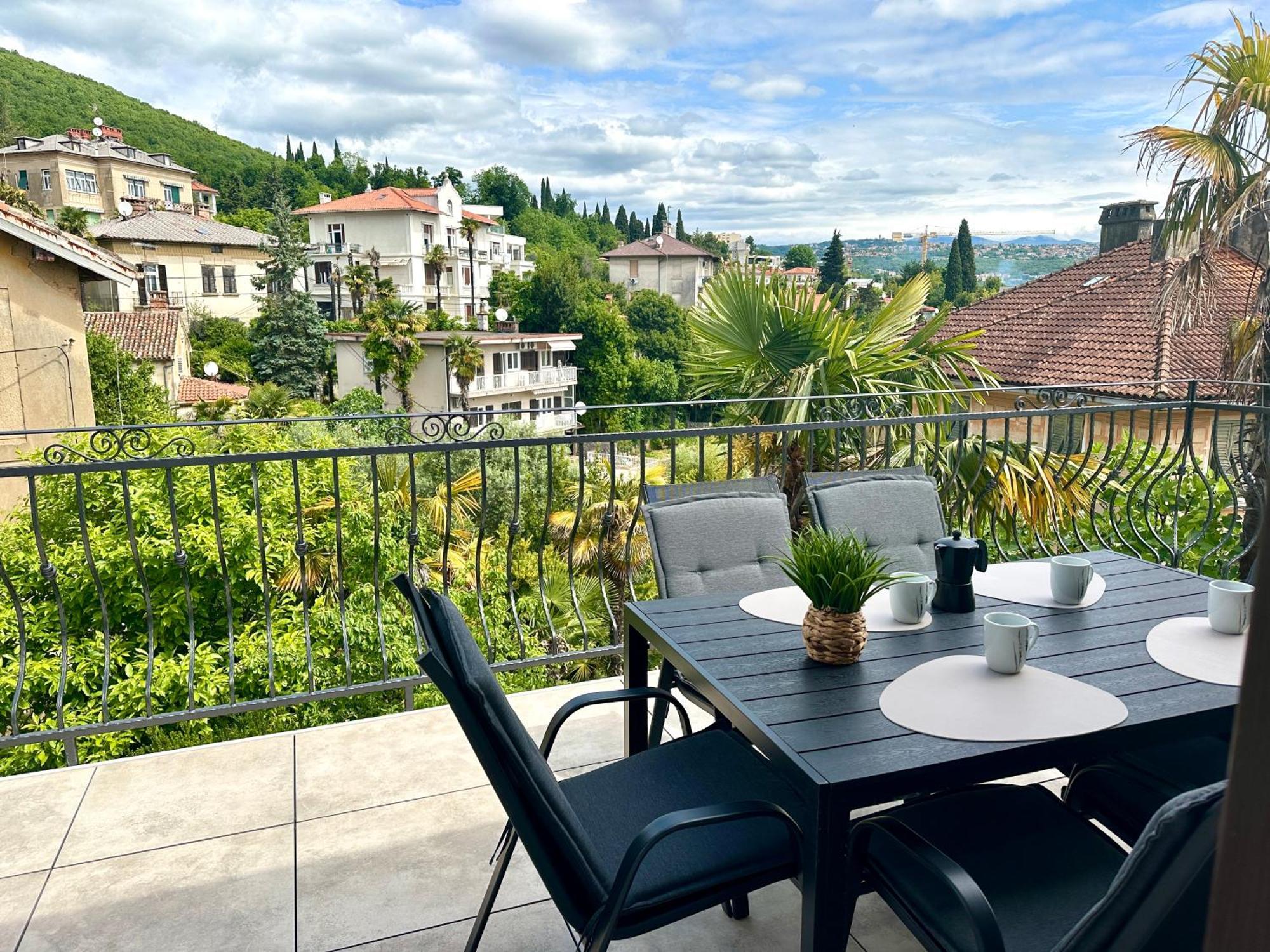 Apartments Villa Ida Опатия Екстериор снимка